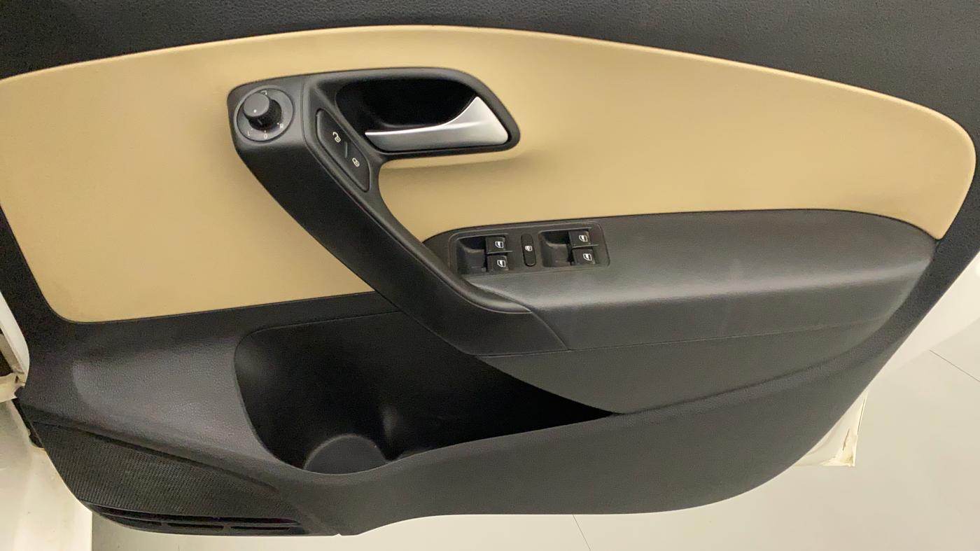 2019 Volkswagen Ameo HIGHLINE PLUS 1.5L AT 16 ALLOY, Diesel, Automatic, 63,113 km, Driver Side Door Panels Control