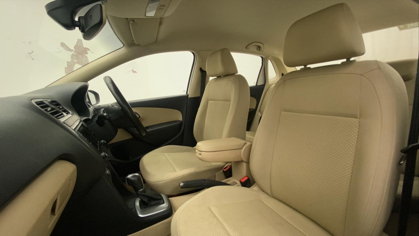 2019 Volkswagen Ameo HIGHLINE PLUS 1.5L AT 16 ALLOY, Diesel, Automatic, 63,113 km, Right Side Front Door Cabin