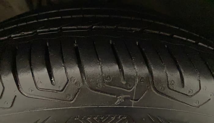 2019 Volkswagen Ameo HIGHLINE PLUS 1.5L AT 16 ALLOY, Diesel, Automatic, 63,113 km, Right Front Tyre Tread