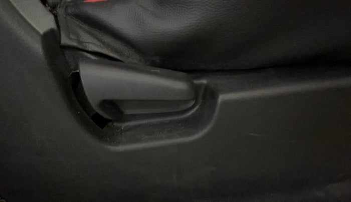 2017 Maruti Wagon R 1.0 LXI, CNG, Manual, 99,236 km, Driver Side Adjustment Panel