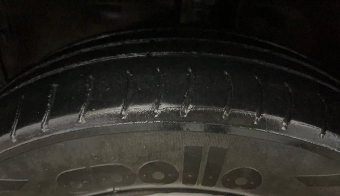 2017 Maruti Wagon R 1.0 LXI, CNG, Manual, 99,236 km, Left Front Tyre Tread