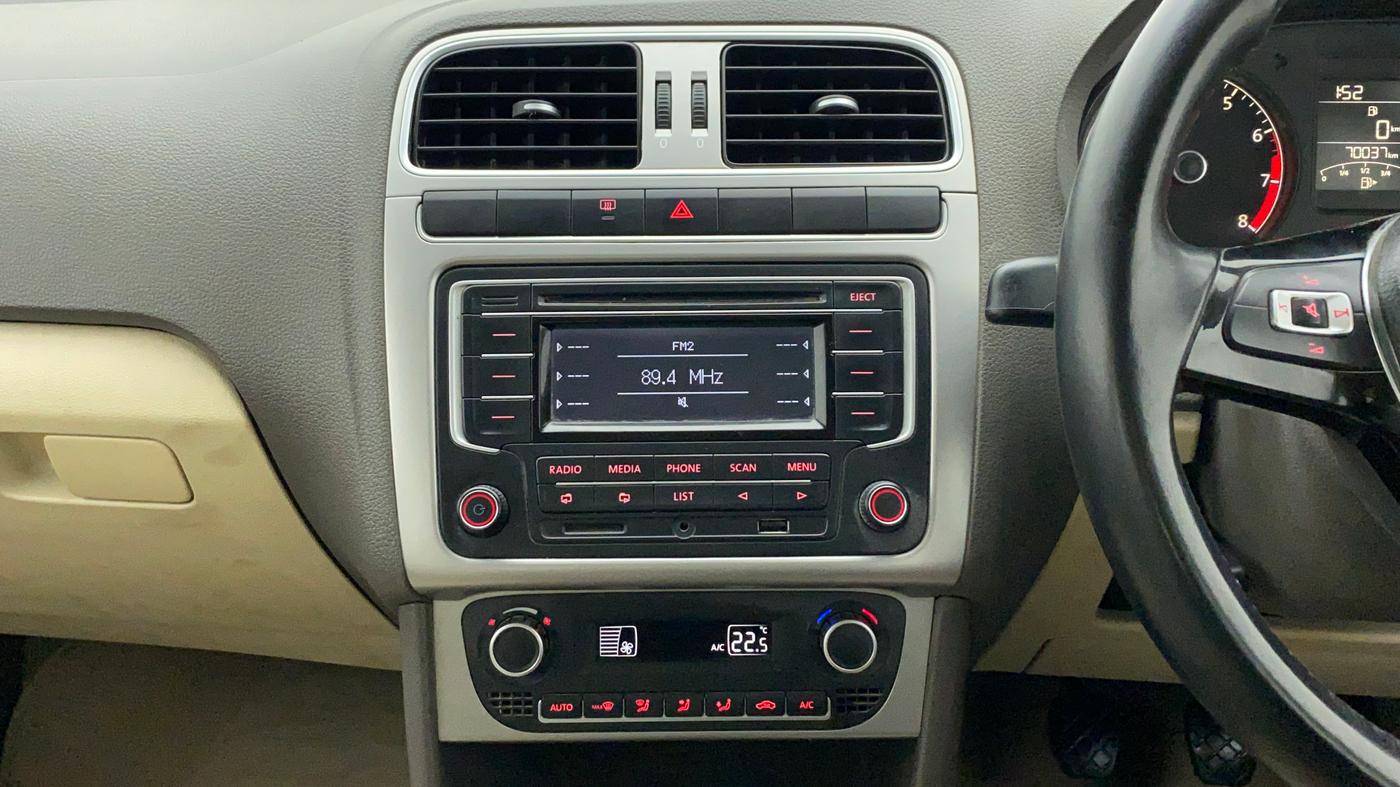 2014 Volkswagen Vento HIGHLINE PETROL, Petrol, Manual, 70,036 km, Air Conditioner