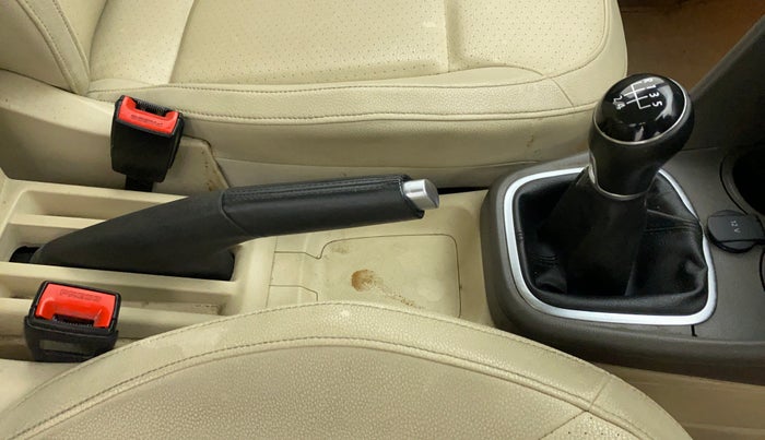 2014 Volkswagen Vento HIGHLINE PETROL, Petrol, Manual, 70,036 km, Gear Lever