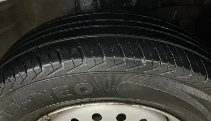 2022 Maruti New Wagon-R LXI CNG 1.0, CNG, Manual, 43,312 km, Right Front Tyre Tread