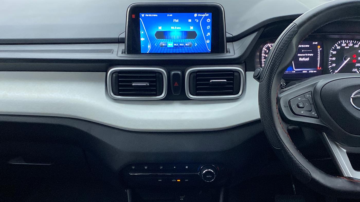 2022 Tata PUNCH CREATIVE AMT 1.2 RTN DUAL TONE, Petrol, Automatic, 3,750 km, Air Conditioner
