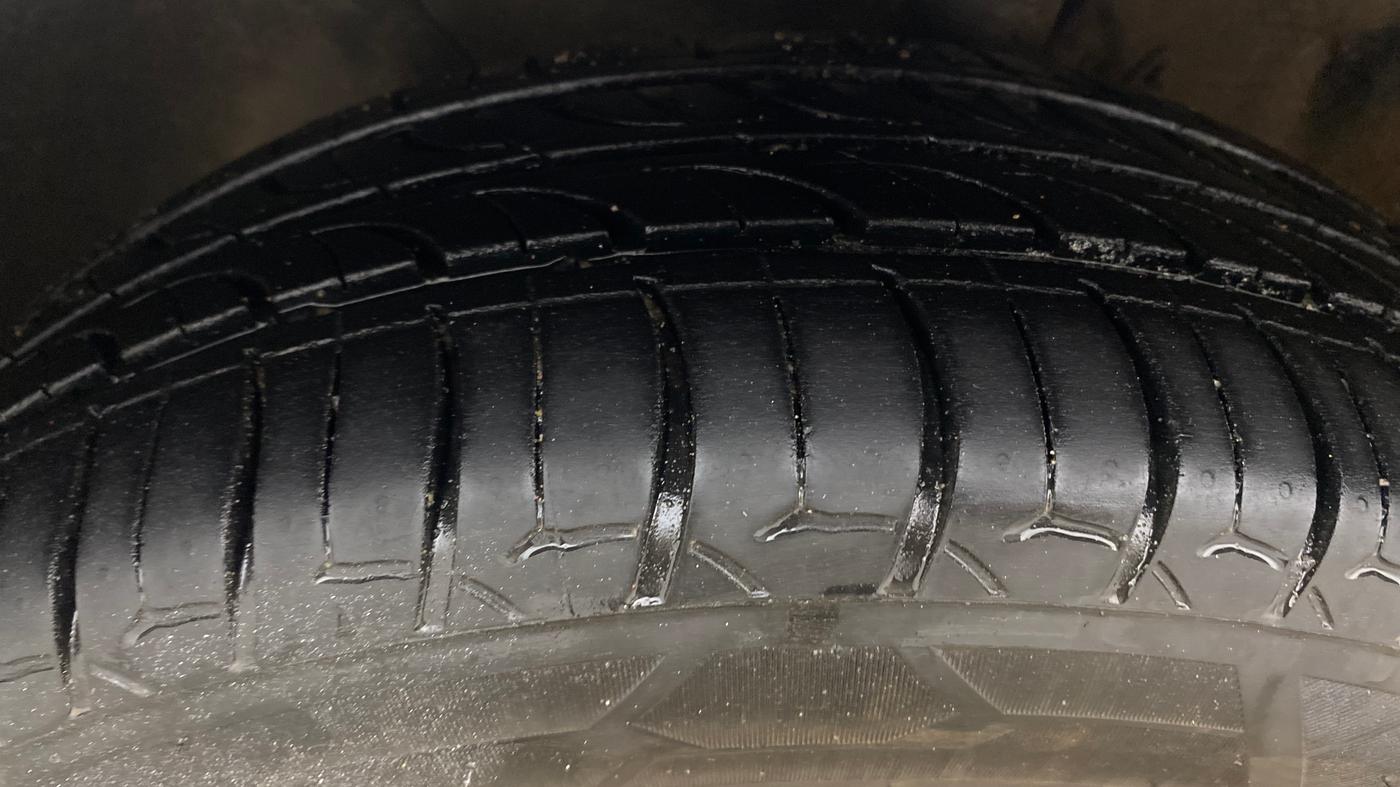 2020 Hyundai Elite i20 ASTA 1.2 (O), Petrol, Manual, 72,210 km, Left Front Tyre Tread