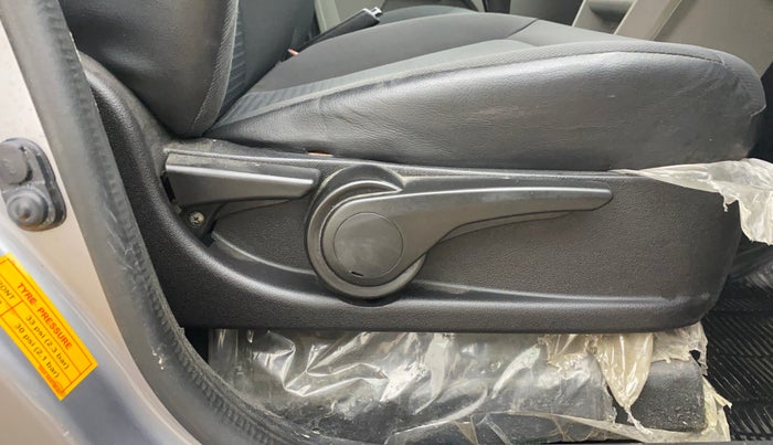 2019 Tata Tiago XZ PETROL, Petrol, Manual, 68,233 km, Driver Side Adjustment Panel