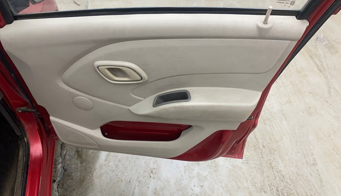 2016 Datsun Redi Go T (O), Petrol, Manual, 69,397 km, Driver Side Door Panels Control