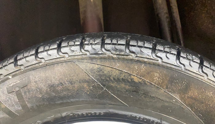 2016 Datsun Redi Go T (O), Petrol, Manual, 69,397 km, Right Rear Tyre Tread