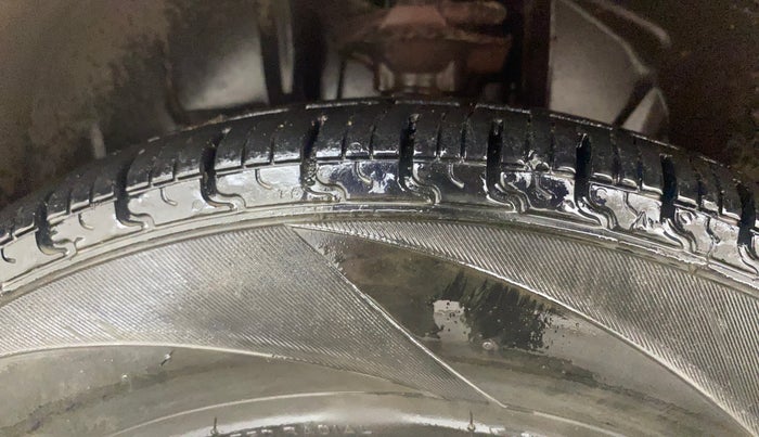 2016 Datsun Redi Go T (O), Petrol, Manual, 69,397 km, Left Front Tyre Tread