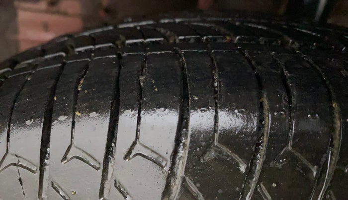 2018 Tata Tiago XM DIESEL, Diesel, Manual, 60,917 km, Left Rear Tyre Tread