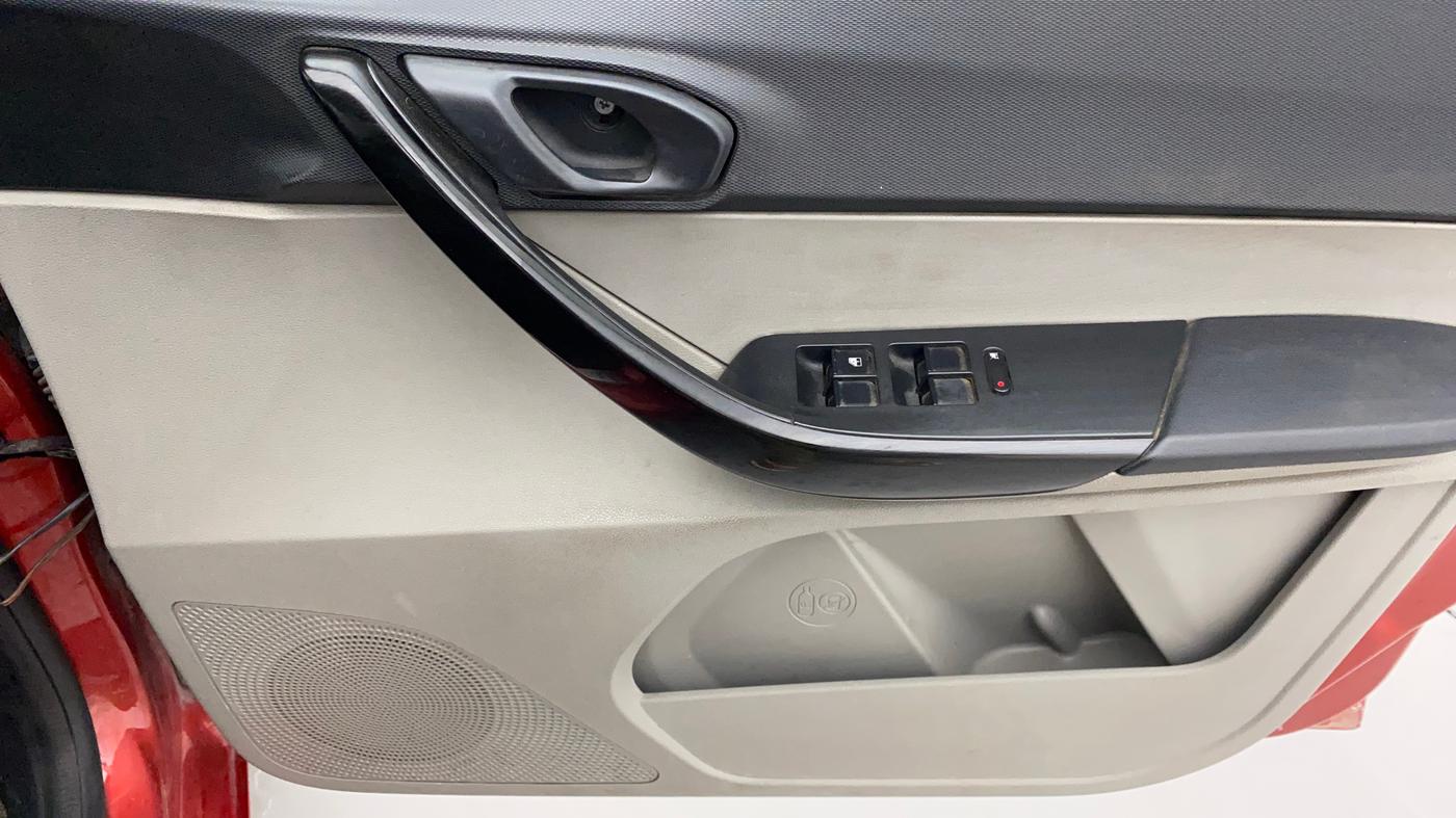 2018 Tata Tiago XM DIESEL, Diesel, Manual, 60,917 km, Driver Side Door Panels Control
