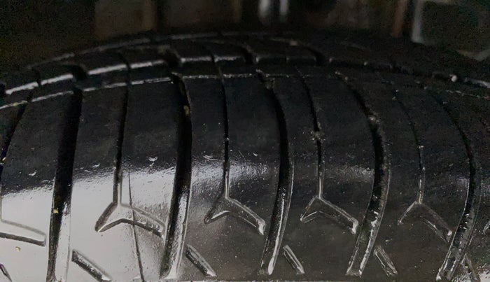 2018 Tata Tiago XM DIESEL, Diesel, Manual, 60,917 km, Right Front Tyre Tread