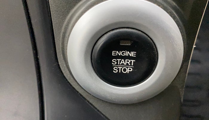 2017 Mahindra XUV500 W10, Diesel, Manual, 65,122 km, Keyless Start/ Stop Button