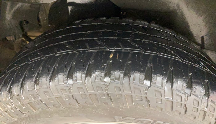 2017 Mahindra XUV500 W10, Diesel, Manual, 65,122 km, Right Rear Tyre Tread