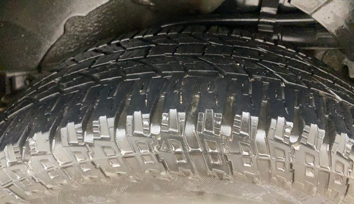 2017 Mahindra XUV500 W10, Diesel, Manual, 65,122 km, Left Rear Tyre Tread