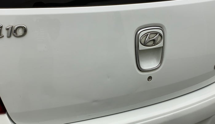 2013 Hyundai i10 MAGNA 1.2, CNG, Manual, 74,994 km, Dicky (Boot door) - Slightly dented