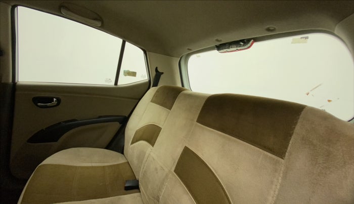2013 Hyundai i10 MAGNA 1.2, CNG, Manual, 74,994 km, Right Side Rear Door Cabin