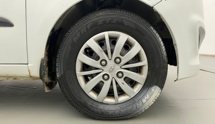 2013 Hyundai i10 MAGNA 1.2, CNG, Manual, 74,994 km, Right Front Wheel