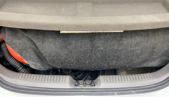 2013 Hyundai i10 MAGNA 1.2, CNG, Manual, 74,994 km, Boot Inside