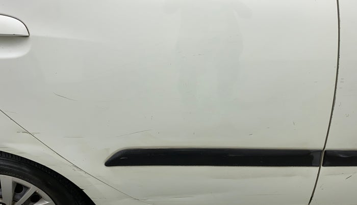 2013 Hyundai i10 MAGNA 1.2, CNG, Manual, 74,994 km, Right rear door - Minor scratches