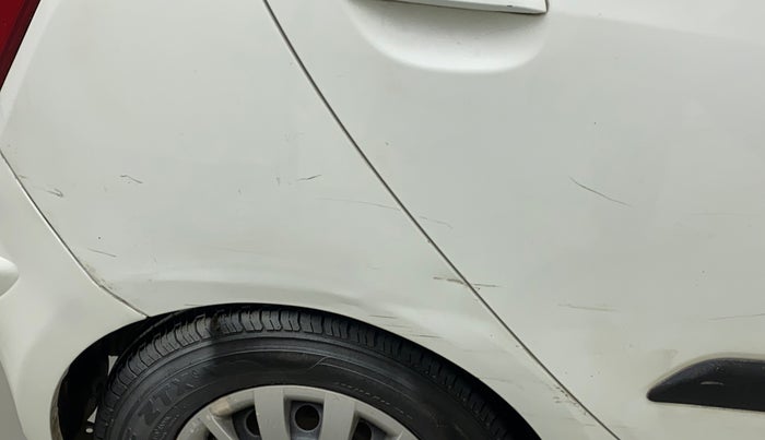 2013 Hyundai i10 MAGNA 1.2, CNG, Manual, 74,994 km, Right quarter panel - Slightly dented