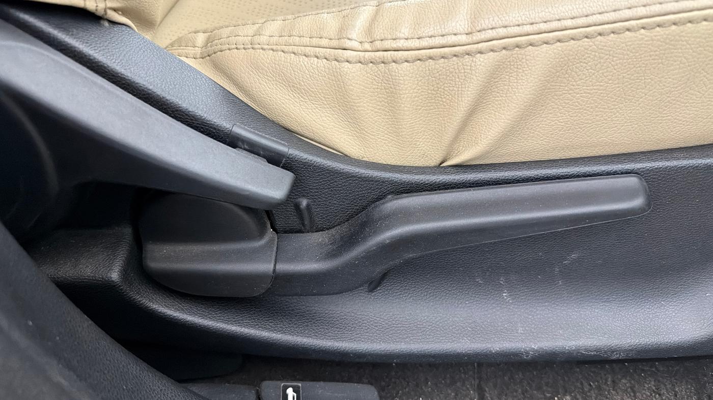 2022 Honda City 1.5L I-VTEC V MT 5TH GEN, Petrol, Manual, 69,545 km, Driver Side Adjustment Panel
