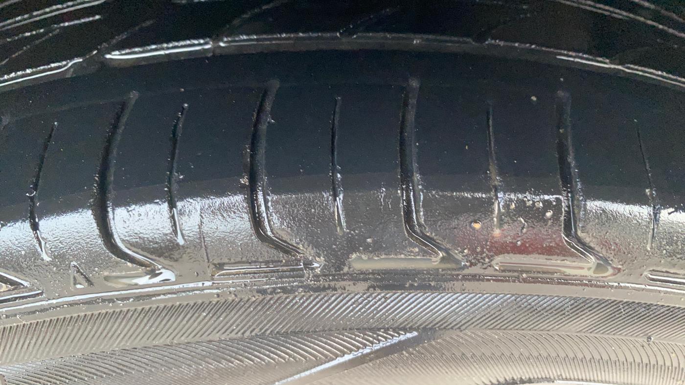 2018 Maruti Ciaz DELTA 1.5 SHVS MT PETROL, Petrol, Manual, 1,40,421 km, Right Front Tyre Tread