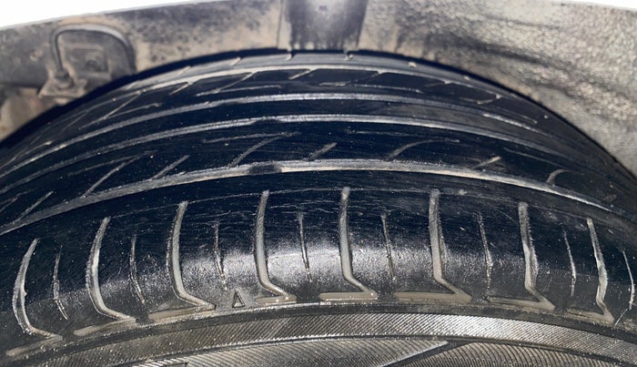 2015 Hyundai Grand i10 SPORTZ 1.2 KAPPA VTVT, Petrol, Manual, 82,293 km, Right Rear Tyre Tread