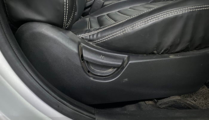 2015 Hyundai Grand i10 SPORTZ 1.2 KAPPA VTVT, Petrol, Manual, 82,293 km, Driver Side Adjustment Panel