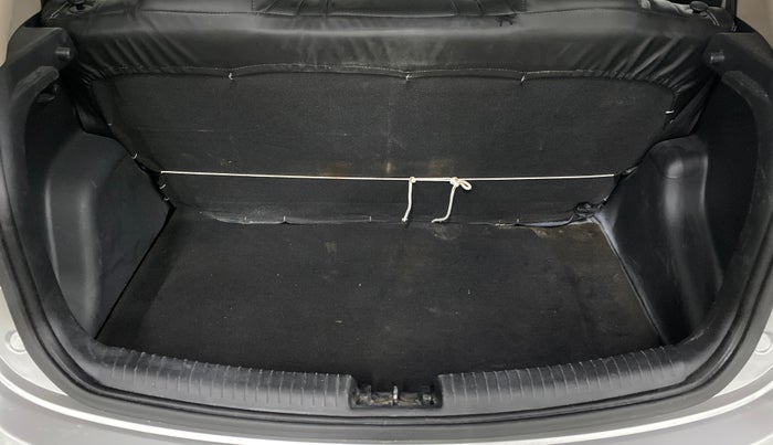 2015 Hyundai Grand i10 SPORTZ 1.2 KAPPA VTVT, Petrol, Manual, 82,293 km, Boot Inside