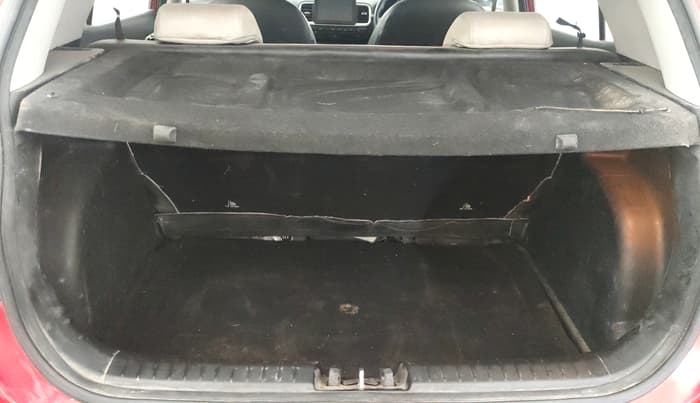 2022 Hyundai VENUE SX 1.5 CRDI, Diesel, Manual, 92,623 km, Boot Inside