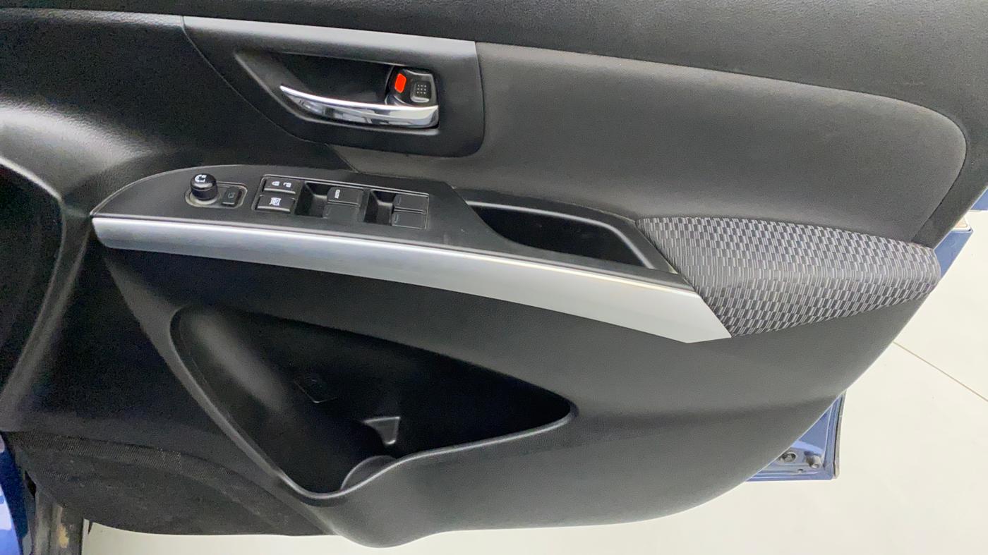 2018 Maruti S Cross ZETA 1.3 SHVS, Diesel, Manual, 49,846 km, Driver Side Door Panels Control