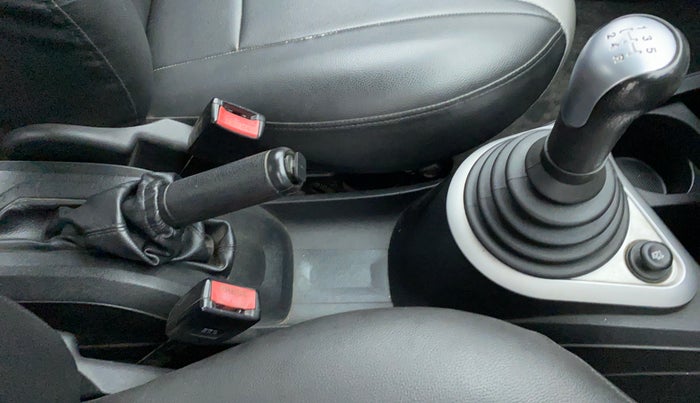 2010 Ford Figo 1.2 TITANIUM DURATEC, Petrol, Manual, 61,906 km, Gear Lever