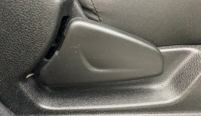 2023 Renault Kwid RXT 1.0 AMT, Petrol, Automatic, 8,910 km, Driver Side Adjustment Panel