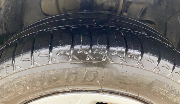 2022 Tata Tiago XT CNG, CNG, Manual, 99,275 km, Right Front Tyre Tread