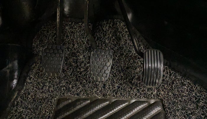 2022 Tata Tiago XT CNG, CNG, Manual, 99,275 km, Pedals