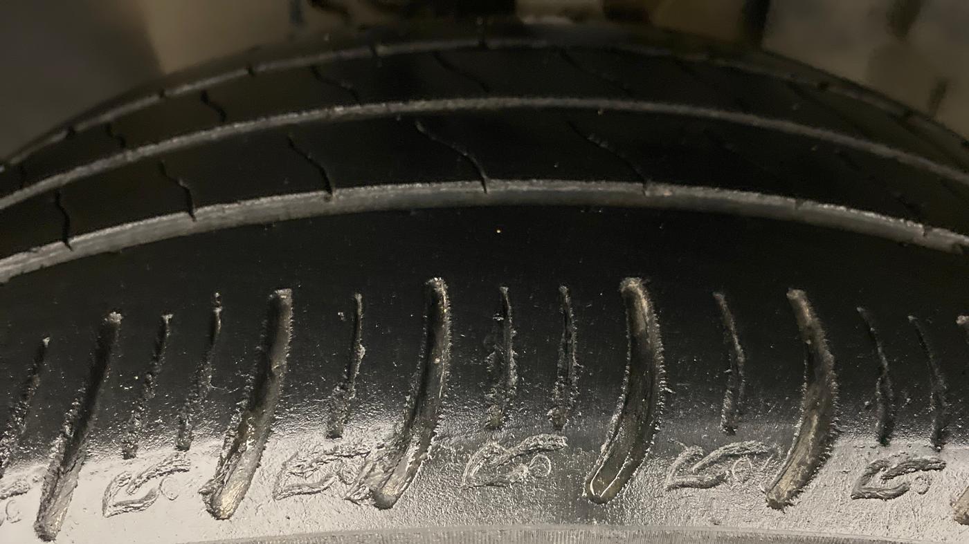 2020 Tata ALTROZ XZ 1.2, Petrol, Manual, 70,764 km, Left Front Tyre Tread