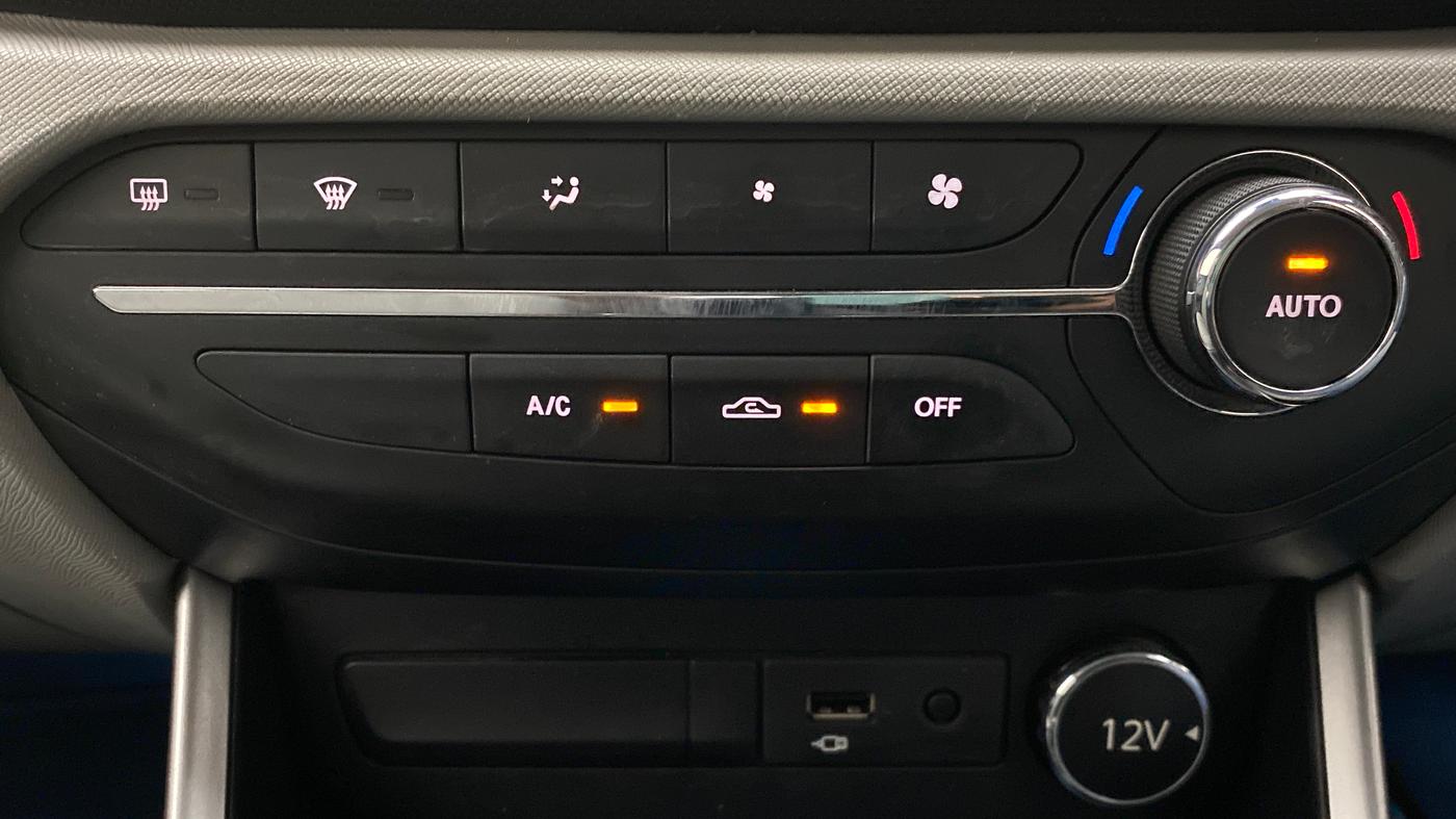 2020 Tata ALTROZ XZ 1.2, Petrol, Manual, 70,764 km, Automatic Climate Control