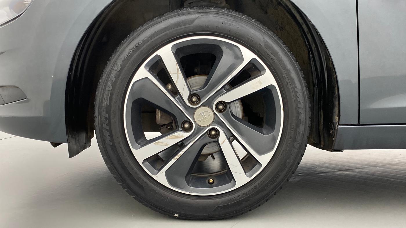 2020 Tata ALTROZ XZ 1.2, Petrol, Manual, 70,764 km, Left Front Wheel