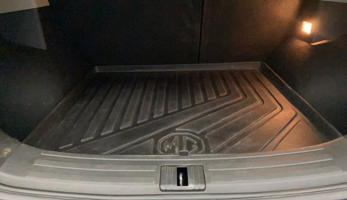 2022 MG ASTOR SAVVY 1.5 CVT, Petrol, Automatic, 90,017 km, Boot Inside