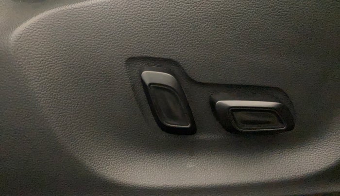 2022 MG ASTOR SAVVY 1.5 CVT, Petrol, Automatic, 90,017 km, Driver Side Adjustment Panel