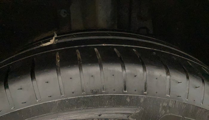 2022 MG ASTOR SAVVY 1.5 CVT, Petrol, Automatic, 90,017 km, Left Rear Tyre Tread