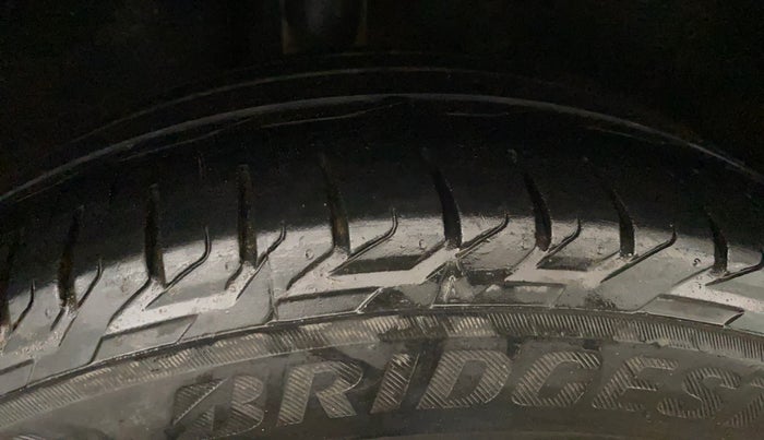 2022 MG ASTOR SAVVY 1.5 CVT, Petrol, Automatic, 90,017 km, Right Rear Tyre Tread