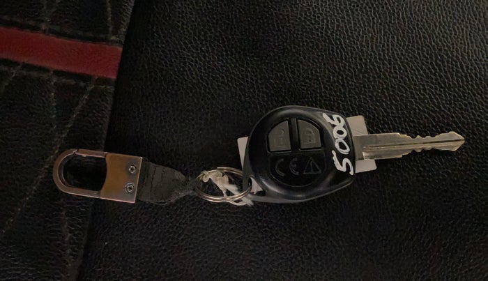 2018 Maruti Baleno DELTA PETROL 1.2, Petrol, Manual, 68,825 km, Key Close Up