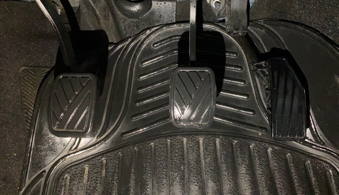 2018 Maruti Baleno DELTA PETROL 1.2, Petrol, Manual, 68,825 km, Pedals