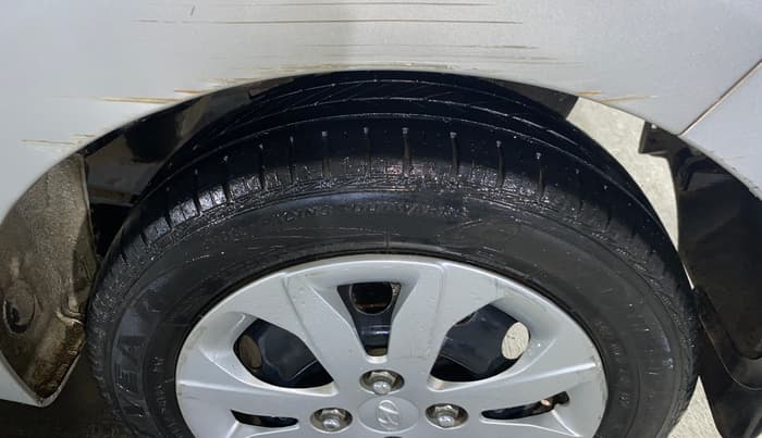 2018 Hyundai Eon SPORTZ, Petrol, Manual, 21,845 km, Left Rear Tyre Tread
