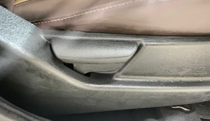 2018 Hyundai Eon SPORTZ, Petrol, Manual, 21,845 km, Driver Side Adjustment Panel