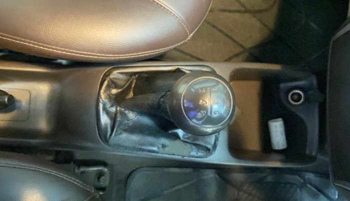 2018 Hyundai Eon SPORTZ, Petrol, Manual, 21,845 km, Gear Lever