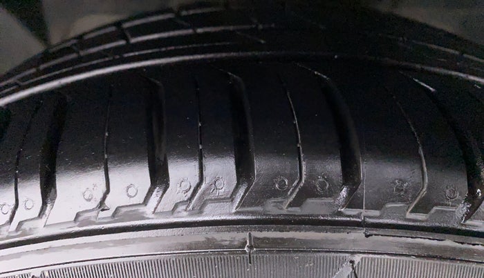 2018 Ford FREESTYLE TITANIUM 1.2 TI-VCT MT, Petrol, Manual, 31,994 km, Left Front Tyre Tread